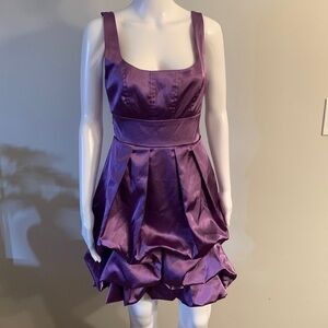 Studio Y Purple Satin feel Formal / Party Dress, size 5/6, Gorgeous skirting